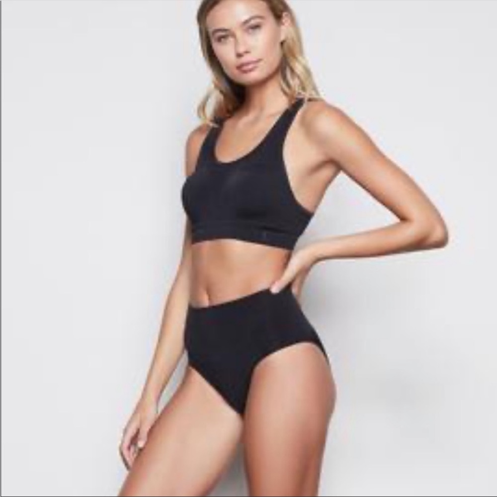 Good American high impact sports bra, Black